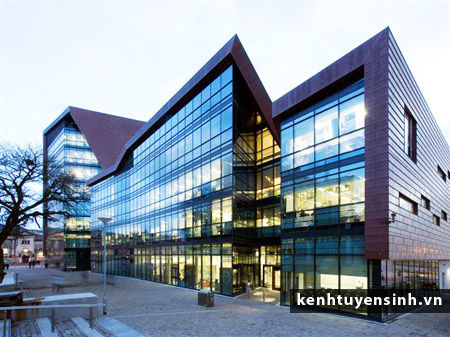 Học viện Plymouth Devon International College